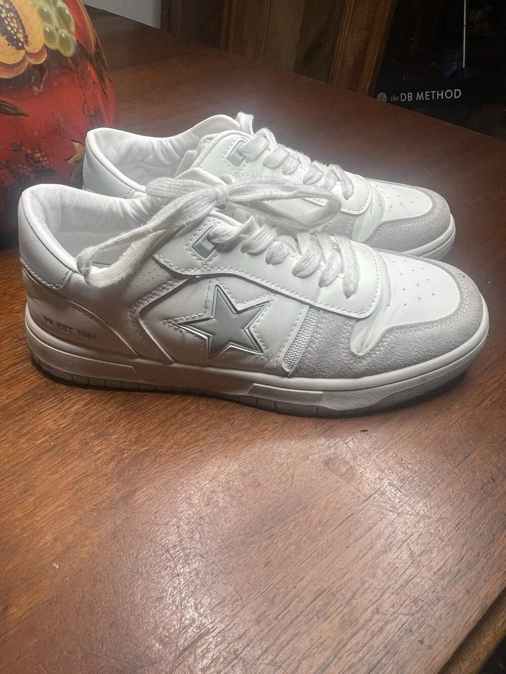 Vintage Havana Fresh 5 Women’s White/ Gray Sneakers Size 9M Suede Toe Cap